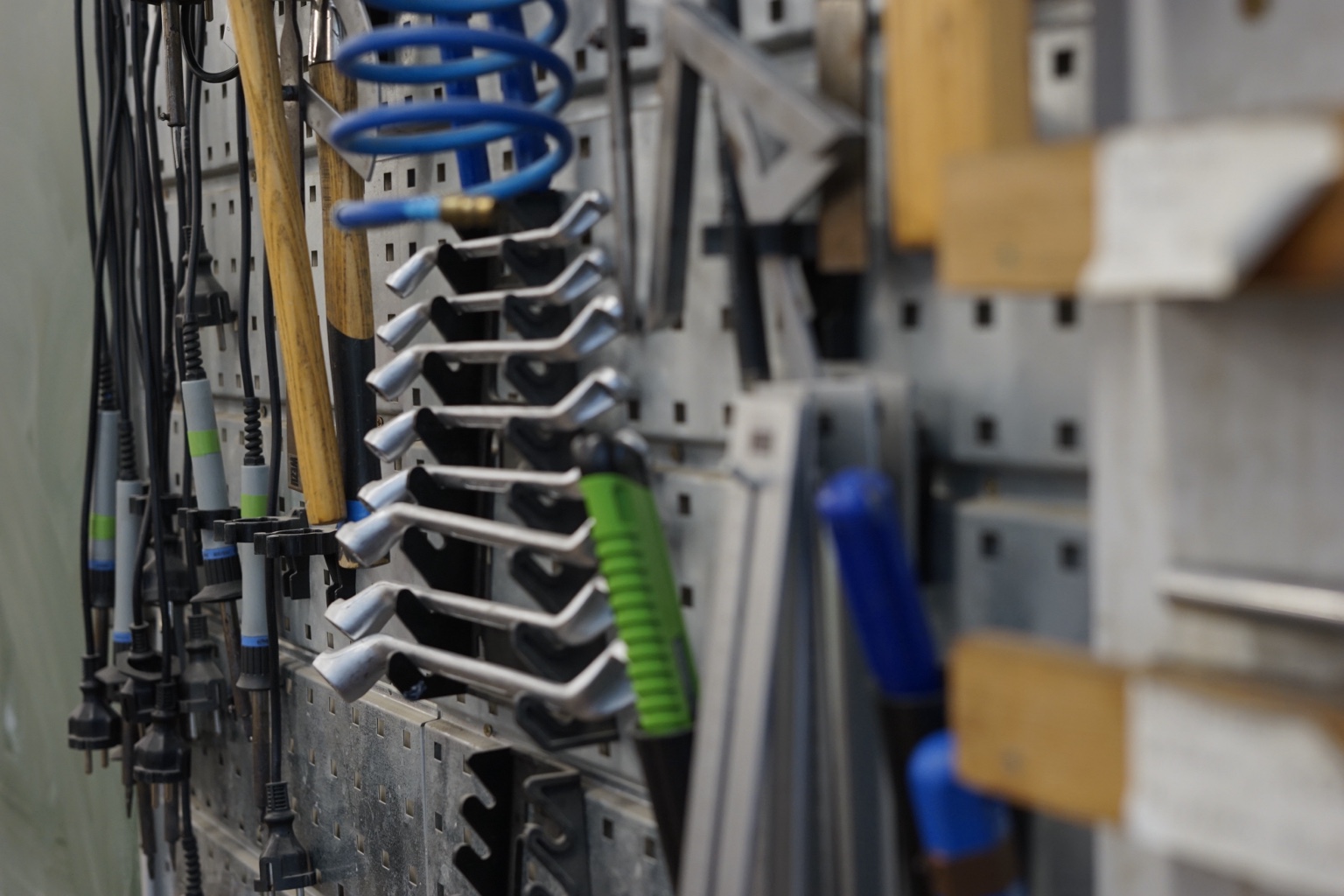 Werkzeuge in der Werkstatt des Clusters Technik